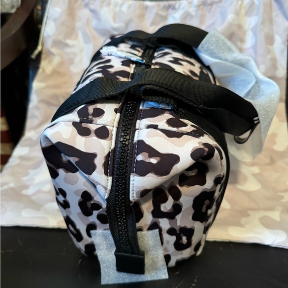 Dagne Dover Landon Carryall Leopard Small - Picture 4 of 6